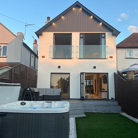 Broadway Beach Home With Hot Tub Herne Bay Bagian luar foto